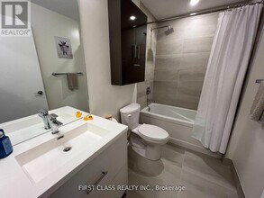 188 Fairview Mall Dr in Toronto, ON - Building Photo - Building Photo