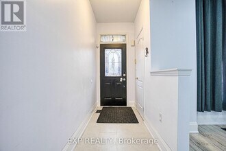 20 Goldeye Dr in Hamilton, ON - Building Photo - Building Photo