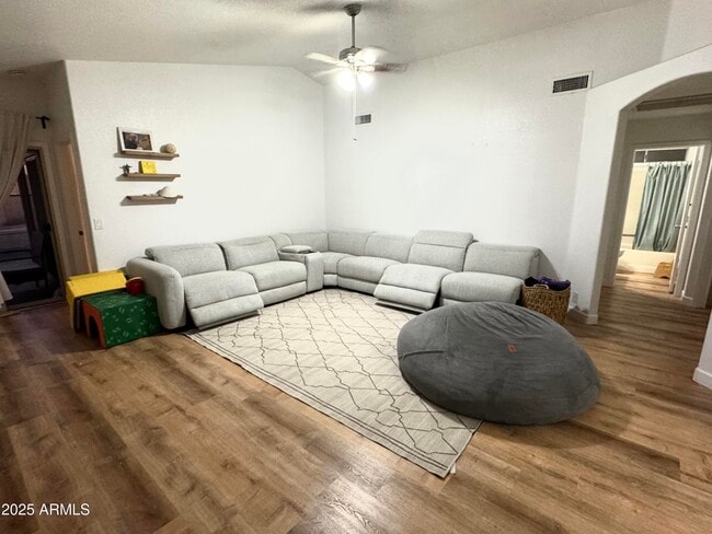 property at 1185 N Woodburne Dr