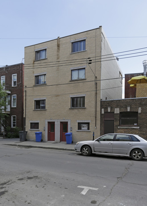 240 3e in Montréal, QC - Building Photo