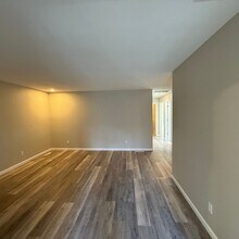 3309 W Riverside St in Springfield, MO - Building Photo - Building Photo