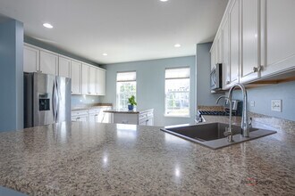 231 Lionel Dr in Grayslake, IL - Building Photo - Building Photo