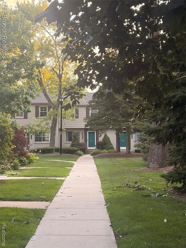 property at 1682 Graefield Rd