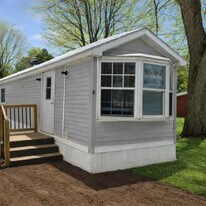 521 Bedford Rd N in Battle Creek, MI - Building Photo