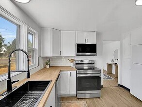 302 E Ermina Ave in Spokane, WA - Building Photo - Building Photo