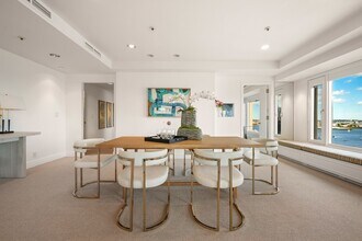 10 Rowes Wharf in Boston, MA - Building Photo - Building Photo