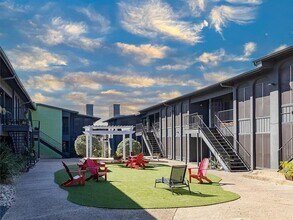 909 Reinli St in Austin, TX - Building Photo - Building Photo