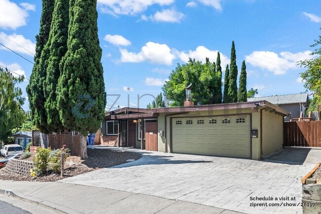 499 Pebble Dr in El Sobrante, CA - Building Photo - Building Photo