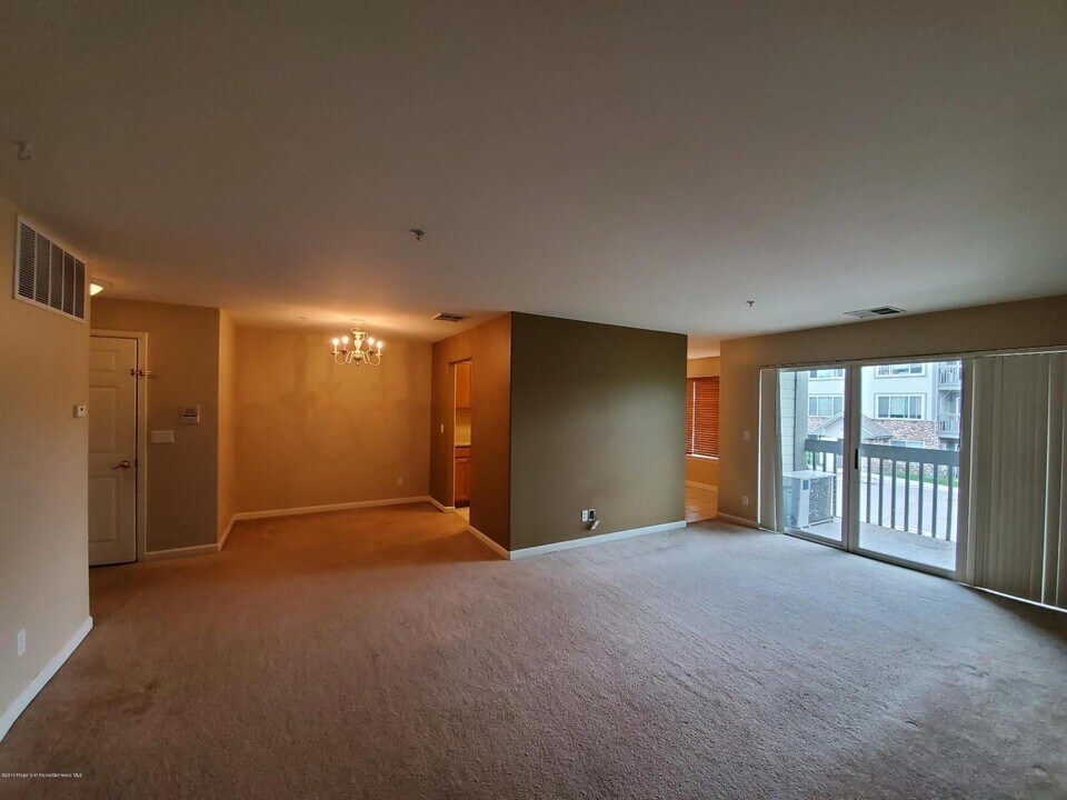 796 Castle Valley Blvd, Unit E in New Castle, CO - Foto de edificio