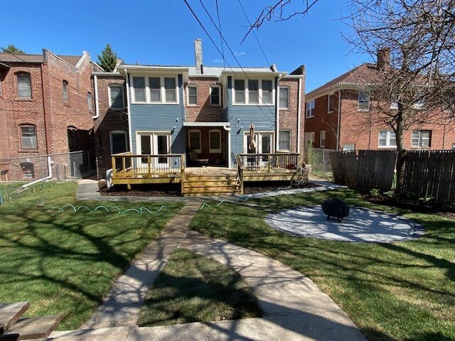 114 N 38th St, Unit 116 A in Omaha, NE - Foto de edificio - Building Photo