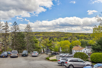 Hillside Apartments in New Milford, CT - Building Photo - Building Photo