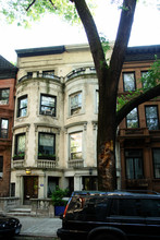 31 W 94th St in New York, NY - Building Photo - Building Photo