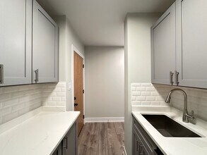 510 W Belmont Ave in Chicago, IL - Building Photo - Building Photo