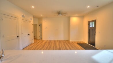 345 W Stewart Ave in Mooresville, NC - Building Photo - Building Photo