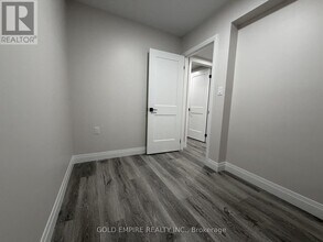 1894 Trailsway Dr in London, ON - Building Photo - Building Photo