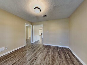 15027 Pebble Bend Dr in Houston, TX - Building Photo - Building Photo