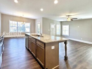 1763 Stone Hedge Dr in Atlanta, GA - Building Photo - Building Photo