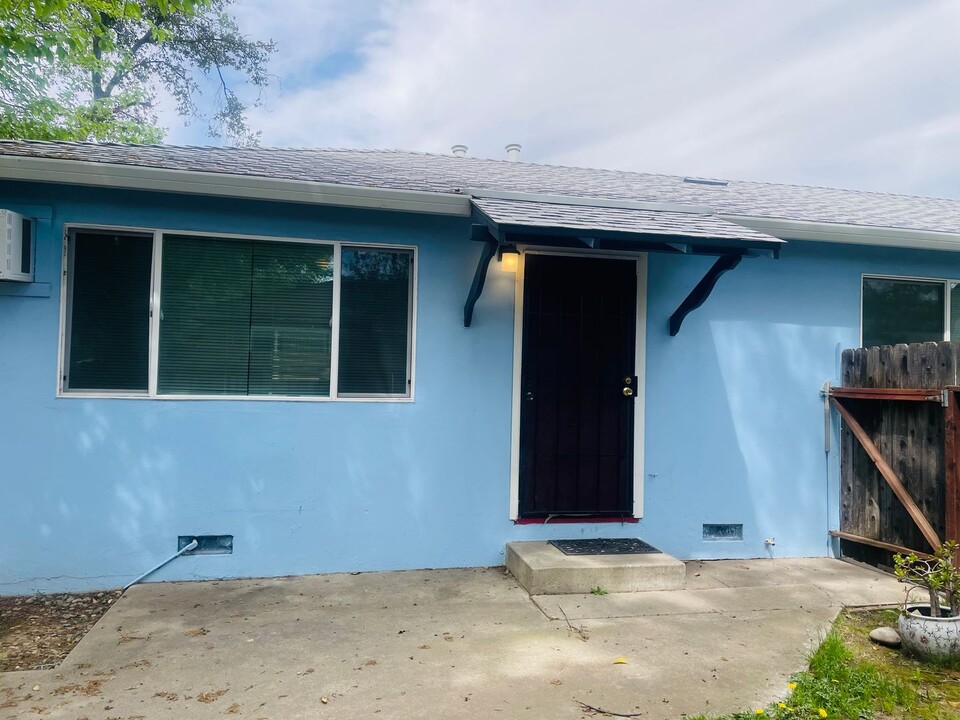 6113-6115 Dewey Dr in Citrus Heights, CA - Building Photo