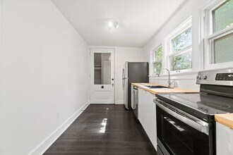 914 Lake Ave in Fort Wayne, IN - Building Photo - Building Photo