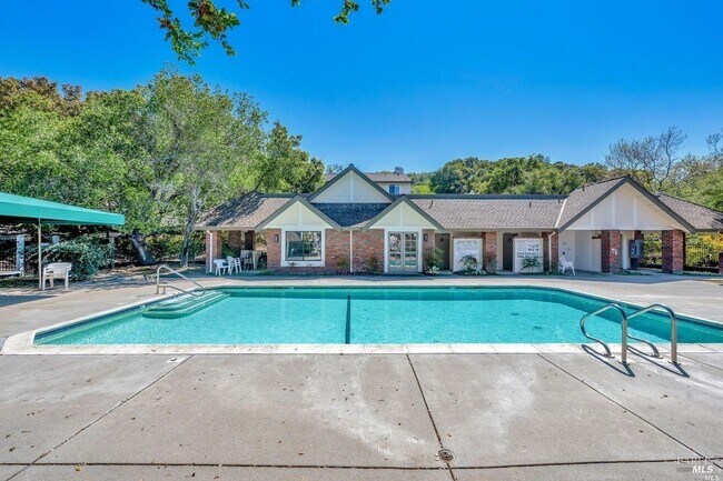 21 Woodstock Ct in San Rafael, CA - Building Photo - Building Photo
