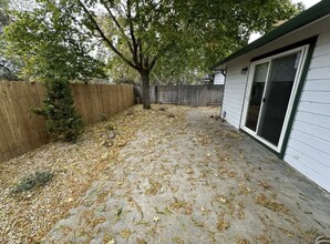 7337 W Desert Ave in Boise, ID - Building Photo - Building Photo