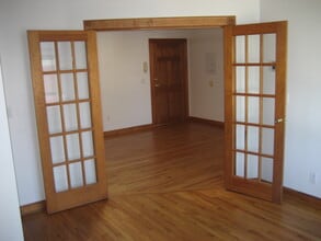 7 E Main St in Oyster Bay, NY - Building Photo - Building Photo