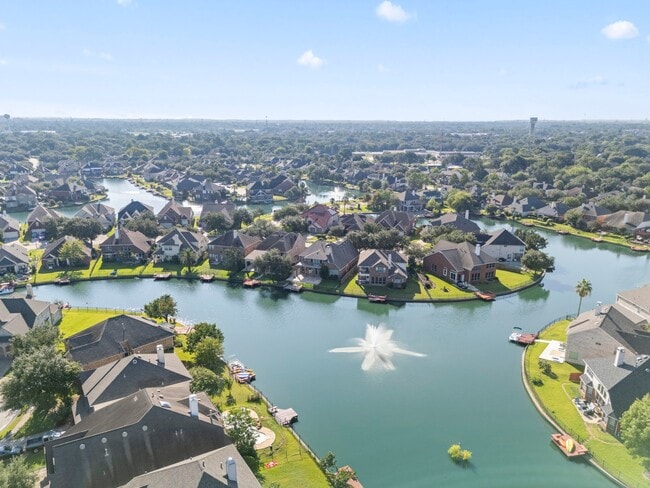 property at 10011 Lakeside Gables Dr