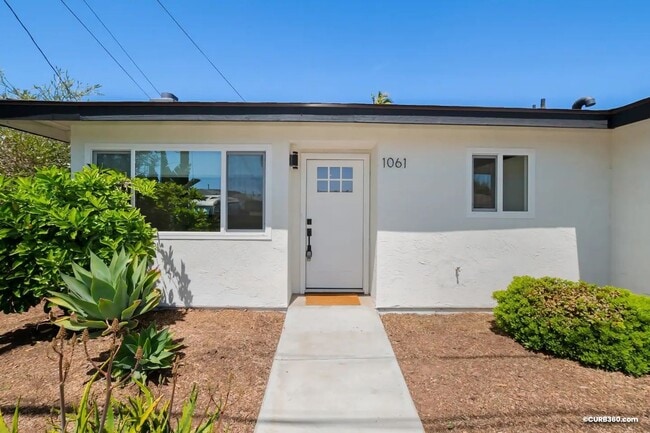1061 Johnson Ave in San Diego, CA - Building Photo - Building Photo