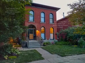 142 Prospect Ave, Unit Upper in Buffalo, NY - Foto de edificio - Building Photo