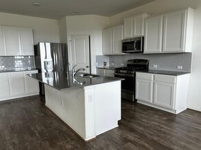 208 Montauk Loop in Andice, TX - Building Photo - Building Photo