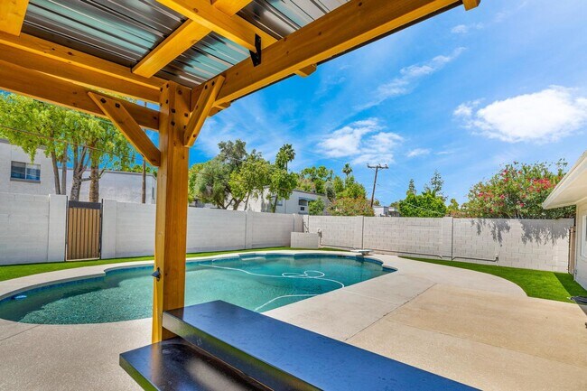 227 E Ellis Dr in Tempe, AZ - Building Photo - Building Photo