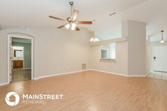 3406 Commerce Ave in Deltona, FL - Building Photo - Building Photo