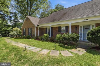1034 Walker Mill Rd in Great Falls, VA - Building Photo - Building Photo