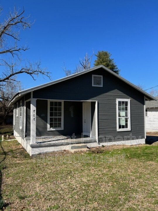 717 Henderson Ave in Rossville, GA - Building Photo