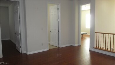 40 Peak Villa Ave in North Las Vegas, NV - Building Photo - Building Photo