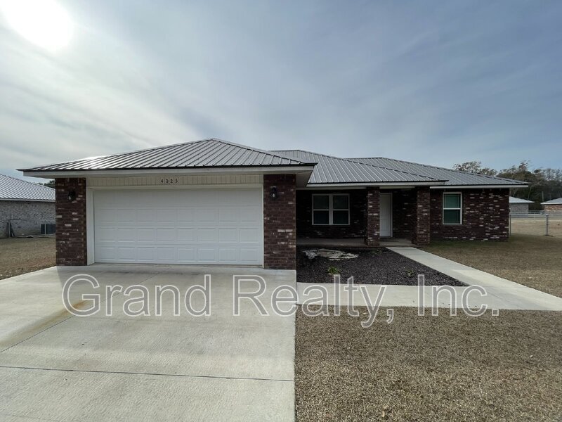 4025 Brittany Ln in Pace, FL - Building Photo