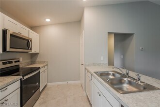 4016 4th St SW in Lehigh Acres, FL - Building Photo - Building Photo