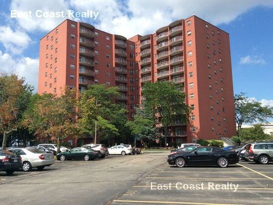 115 W Squantum St-Unit -1211 in Quincy, MA - Building Photo