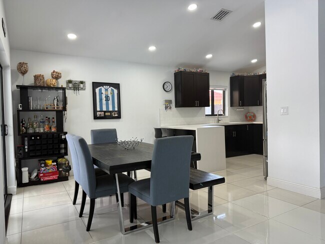 16058 SW 85th St in Miami, FL - Building Photo - Building Photo
