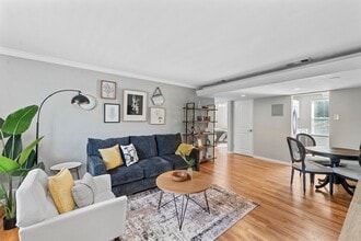 10128 Manchester Rd, Unit A in St. Louis, MO - Building Photo - Building Photo