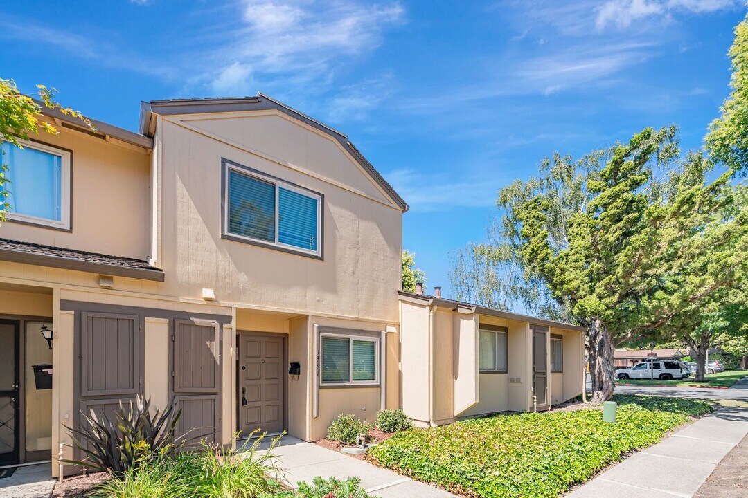 1381 Highland Ct in Milpitas, CA - Building Photo