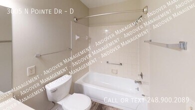 3005 N Pointe Dr in Jackson, MI - Building Photo - Building Photo