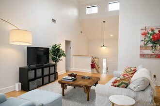 194 Westchester Ave in Pound Ridge, NY - Building Photo - Building Photo
