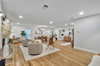 10938 Yorksprings Dr in Dallas, TX - Building Photo - Building Photo