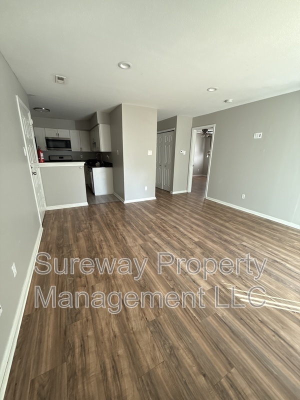 1091 Tristram Cir in Mantua, NJ - Building Photo - Building Photo
