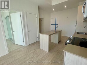 770 Whitlock Ave in Milton, ON - Building Photo - Building Photo