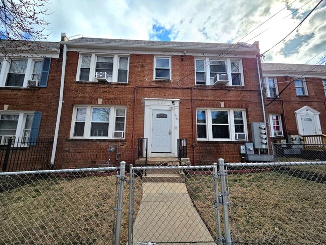 property at 1612 17th Pl SE