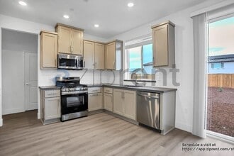 260 Teton Ranch Wy in Patterson, CA - Foto de edificio - Building Photo