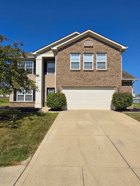 2294 Verbena Dr in Plainfield, IN - Building Photo