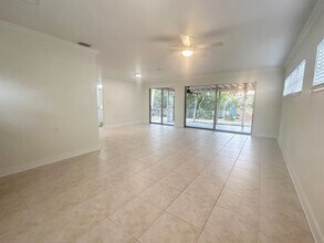 1600 Massachusetts Ave NE in St. Petersburg, FL - Building Photo - Building Photo